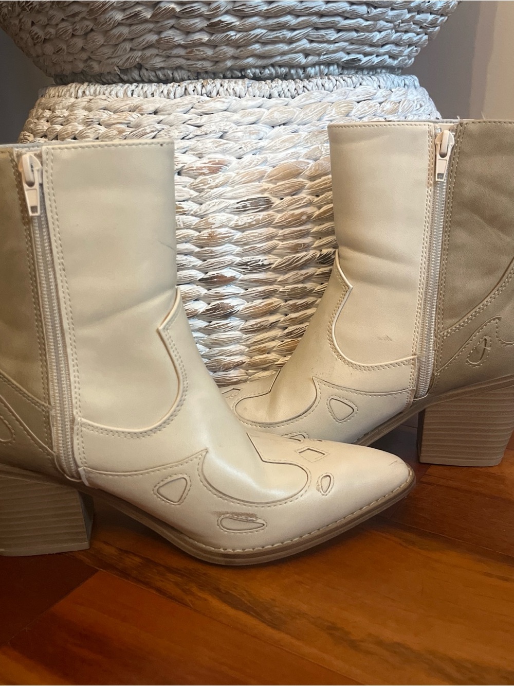 Source Unknown Cream Western-Inspired Ankle Boots